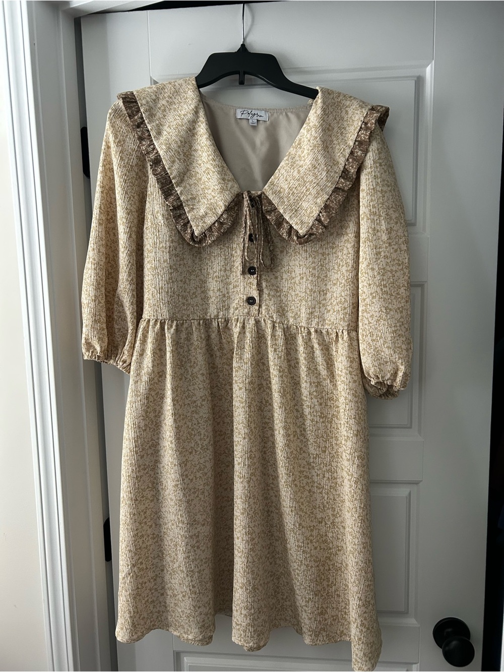 Polagram Beige Floral Ruffle-Collar Casual Dress